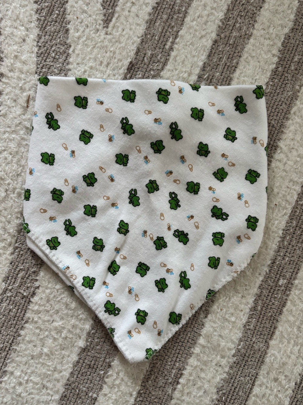 10/$15 Cute Frog Print Bandana Bib